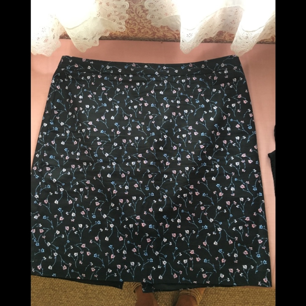 Ladies skirt